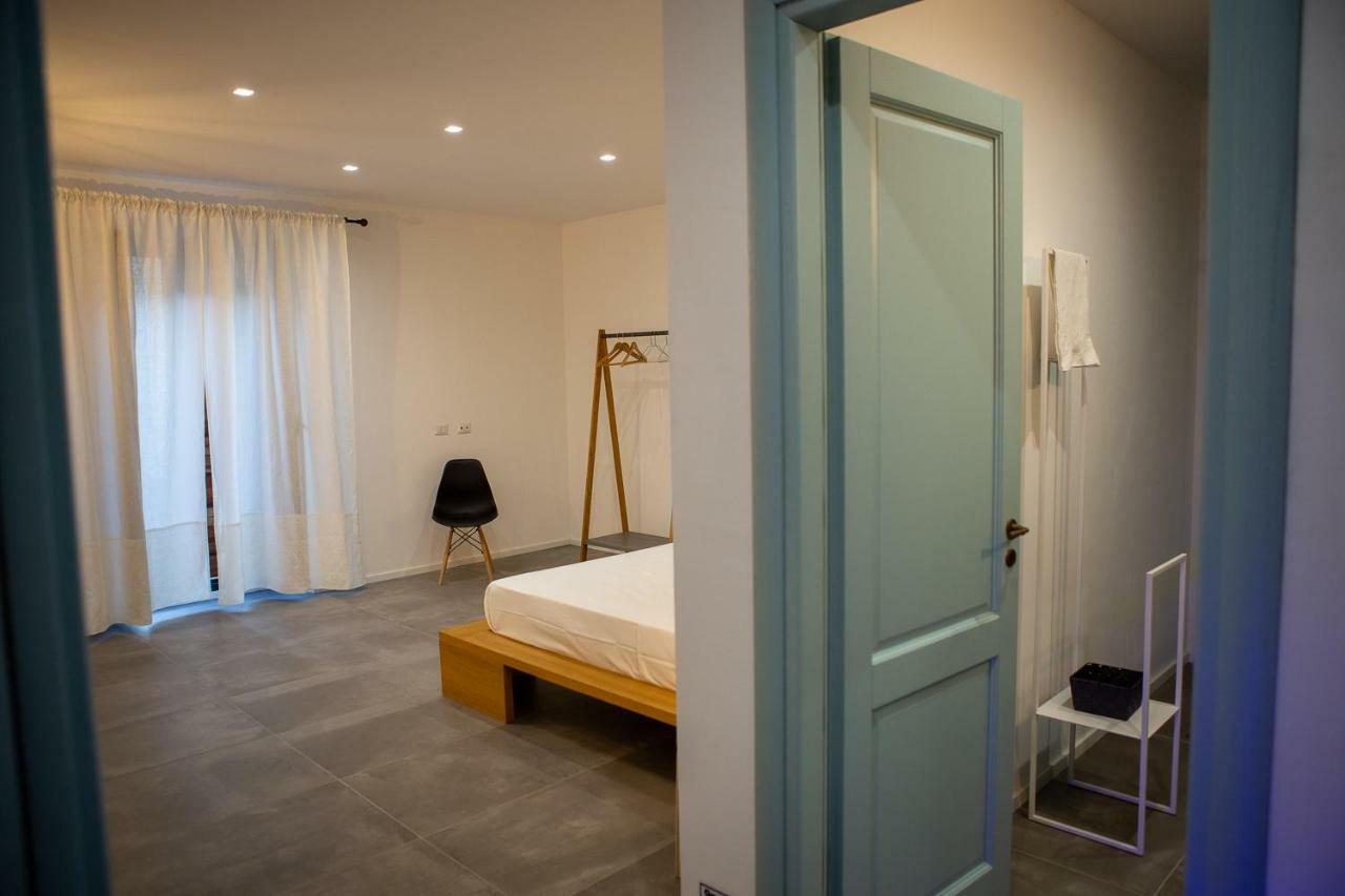 La Casetta - Rooms & Garden Сан-Фердинандо Экстерьер фото